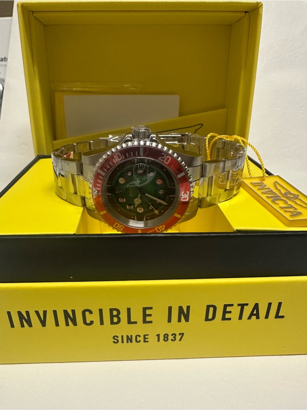Invicta Pro Diver House Of Cards “Billiards Edition “ Men’s Watch - Picture 4 of 6